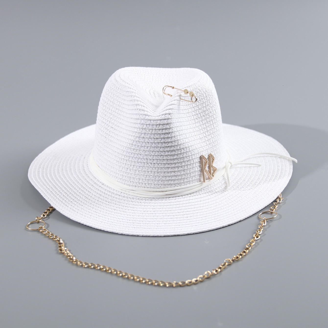2025 Fashionable Metal RB Letter Denim Straw Hats for Women260106