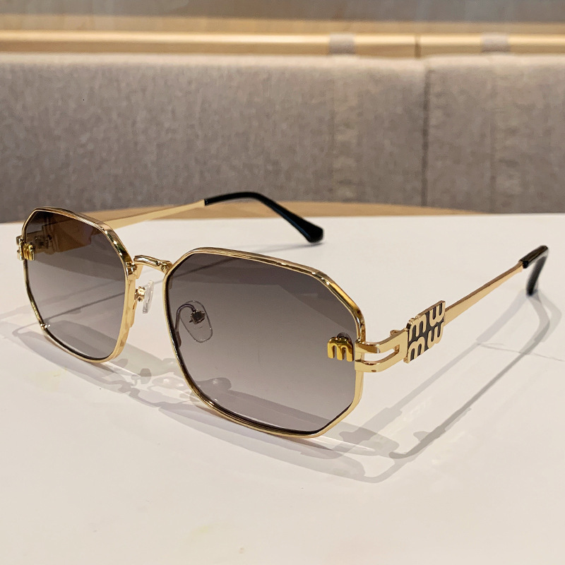 Luxury Brand Designer Sunglasses Four-Leaf Clover Luxury Shiny Sunglasses For Women, Trendy Tiktok Style, Large Frame Sunglasses, Fashionable Light Lu - view 4