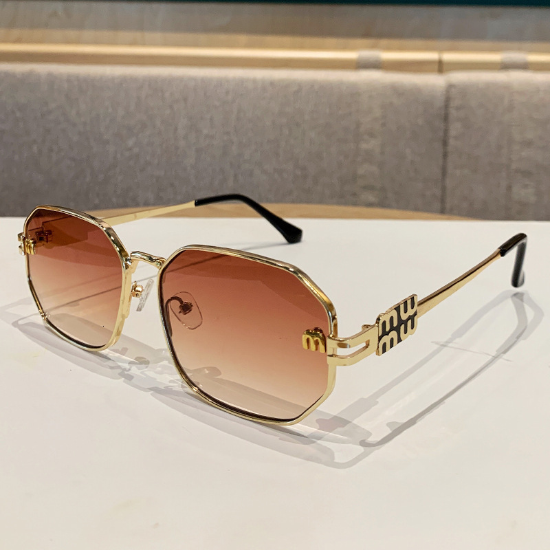 Luxury Brand Designer Sunglasses Four-Leaf Clover Luxury Shiny Sunglasses For Women, Trendy Tiktok Style, Large Frame Sunglasses, Fashionable Light Lu - view 8