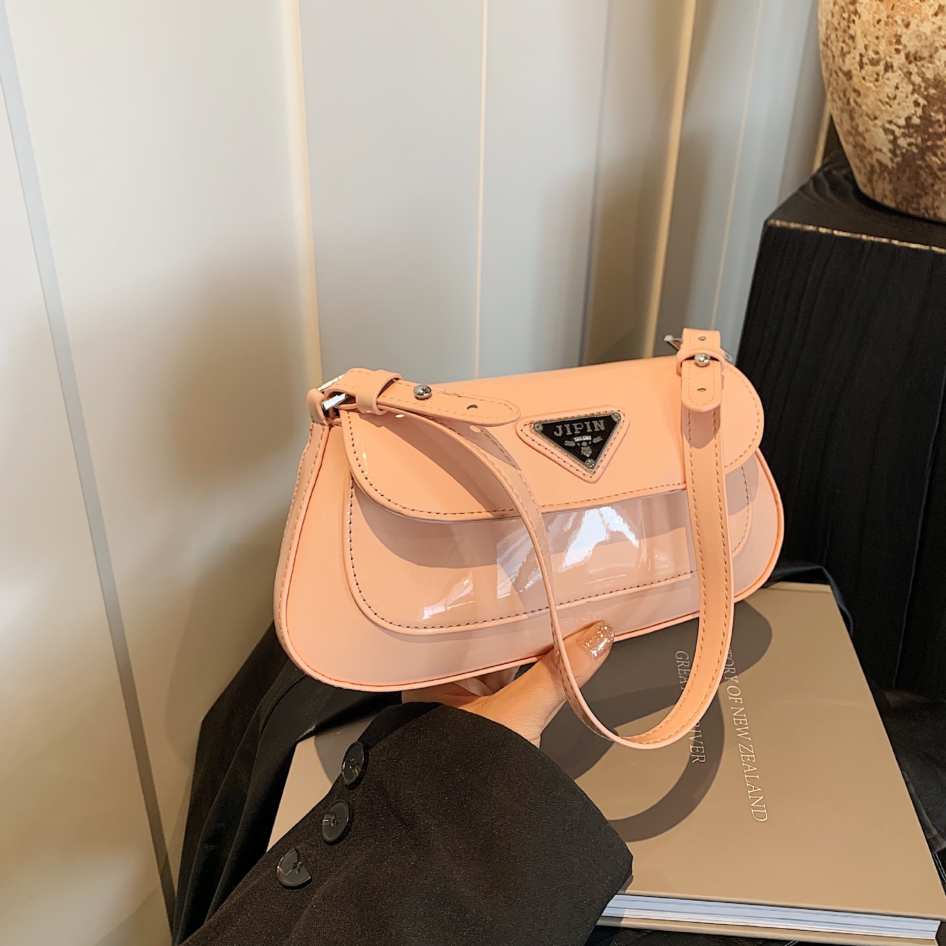 Luxury Brand Designer Bag New Underarm Patent Leather European And American Baguette Handbag Luxury Trendy P Home Simple Ins High-End Single Shoulder  - view 3