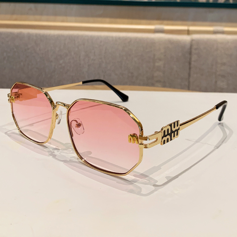 Luxury Brand Designer Sunglasses Four-Leaf Clover Luxury Shiny Sunglasses For Women, Trendy Tiktok Style, Large Frame Sunglasses, Fashionable Light Lu - view 5