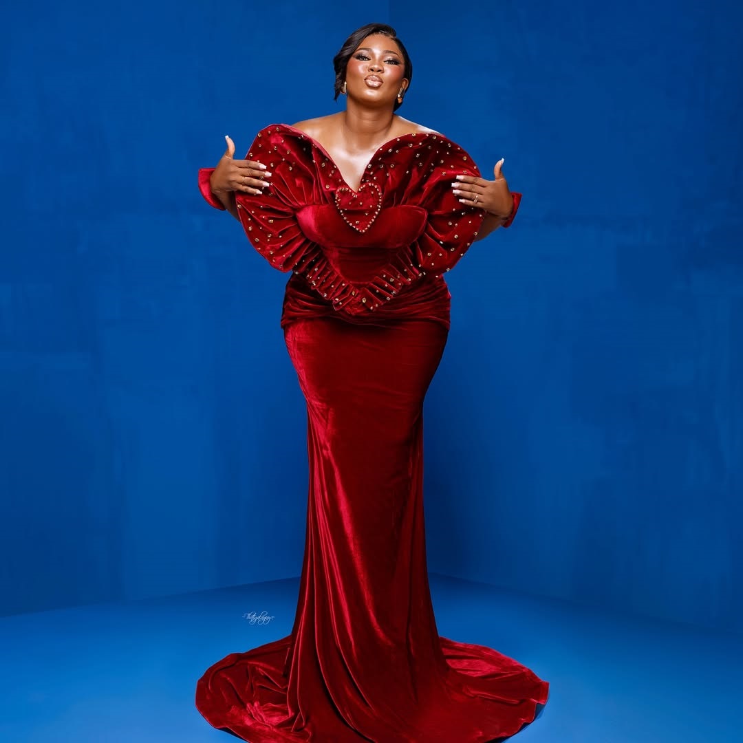Plus Size Red Velvet Mermaid Prom Dress 2026 Evening Dresses Illusion Heart Crystals Party Dress Sequined Lace Formal Gowns for Black Women Birthday G - view 4