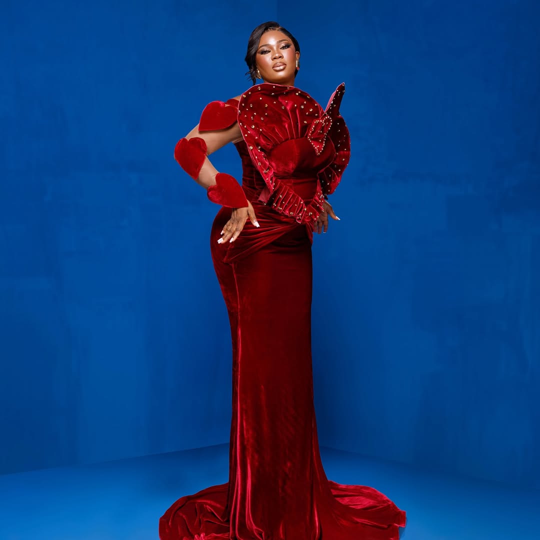 Plus Size Red Velvet Mermaid Prom Dress 2026 Evening Dresses Illusion Heart Crystals Party Dress Sequined Lace Formal Gowns for Black Women Birthday G - view 3