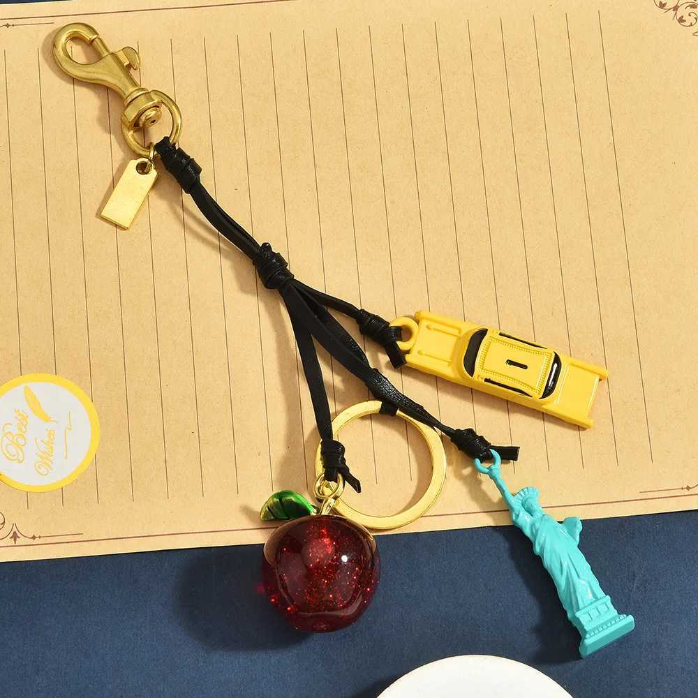 York City New Themed Leather Bag Charm Premium Glitter Apple Taxi Purse Pendant Handbag Travel Souvenir Gifts For WomenT260724 - view 5