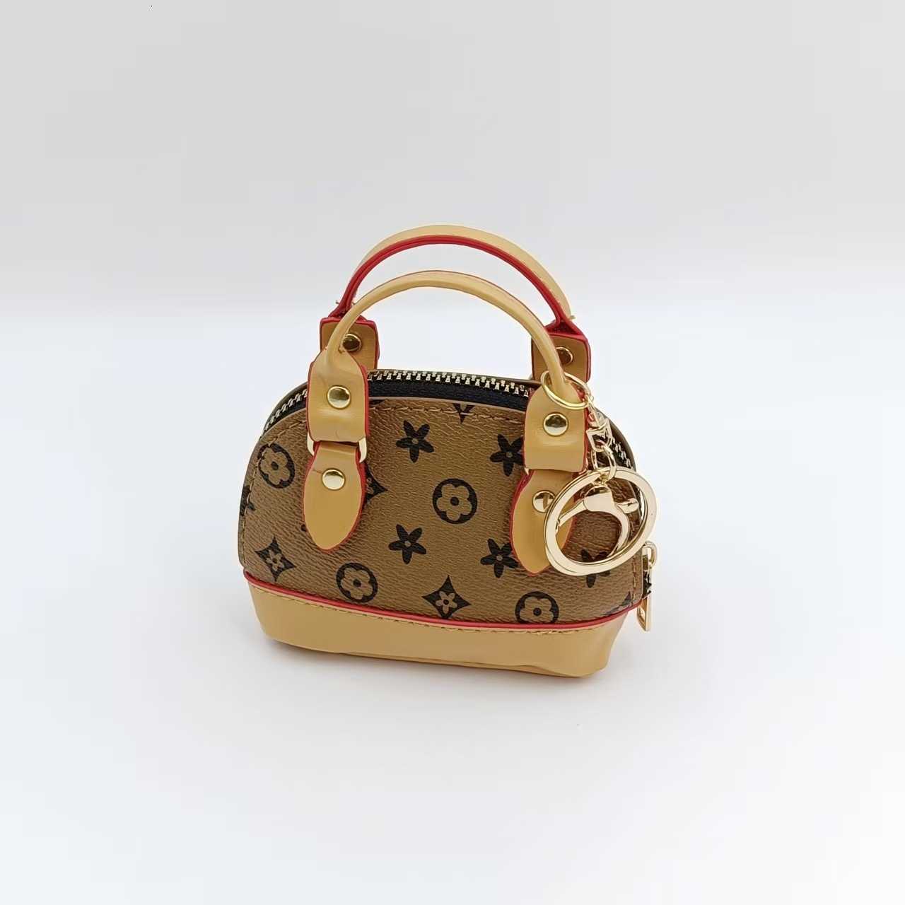 Retro fashion shell handbag 2026 new model key case, zero wallet, pendant, small and trendy, popular among the young.H260724 - view 4