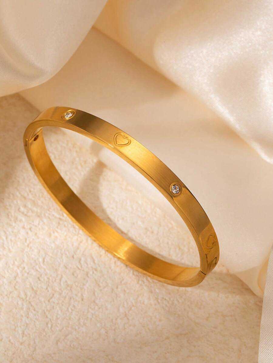 3pcs1pc 18K Gold Stainless Steel HeartShaped Bracelet Set Zirconia Heart Bracelet Fashion Jewelry Wristband Suitable For Womens Daily Wear And Gift Gi - view 4