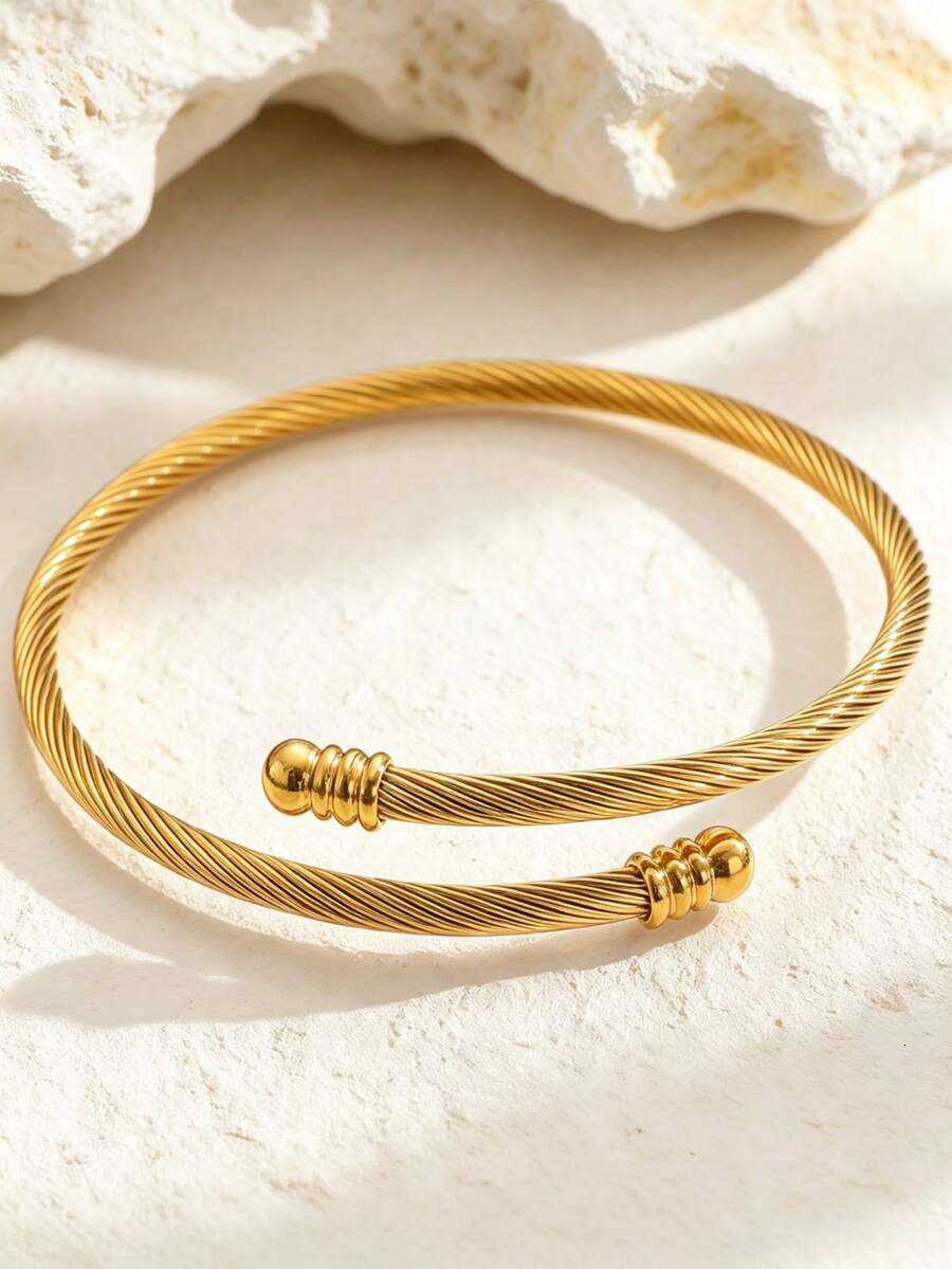 3pcs1pc 18K Gold Stainless Steel HeartShaped Bracelet Set Zirconia Heart Bracelet Fashion Jewelry Wristband Suitable For Womens Daily Wear And Gift Gi - view 6