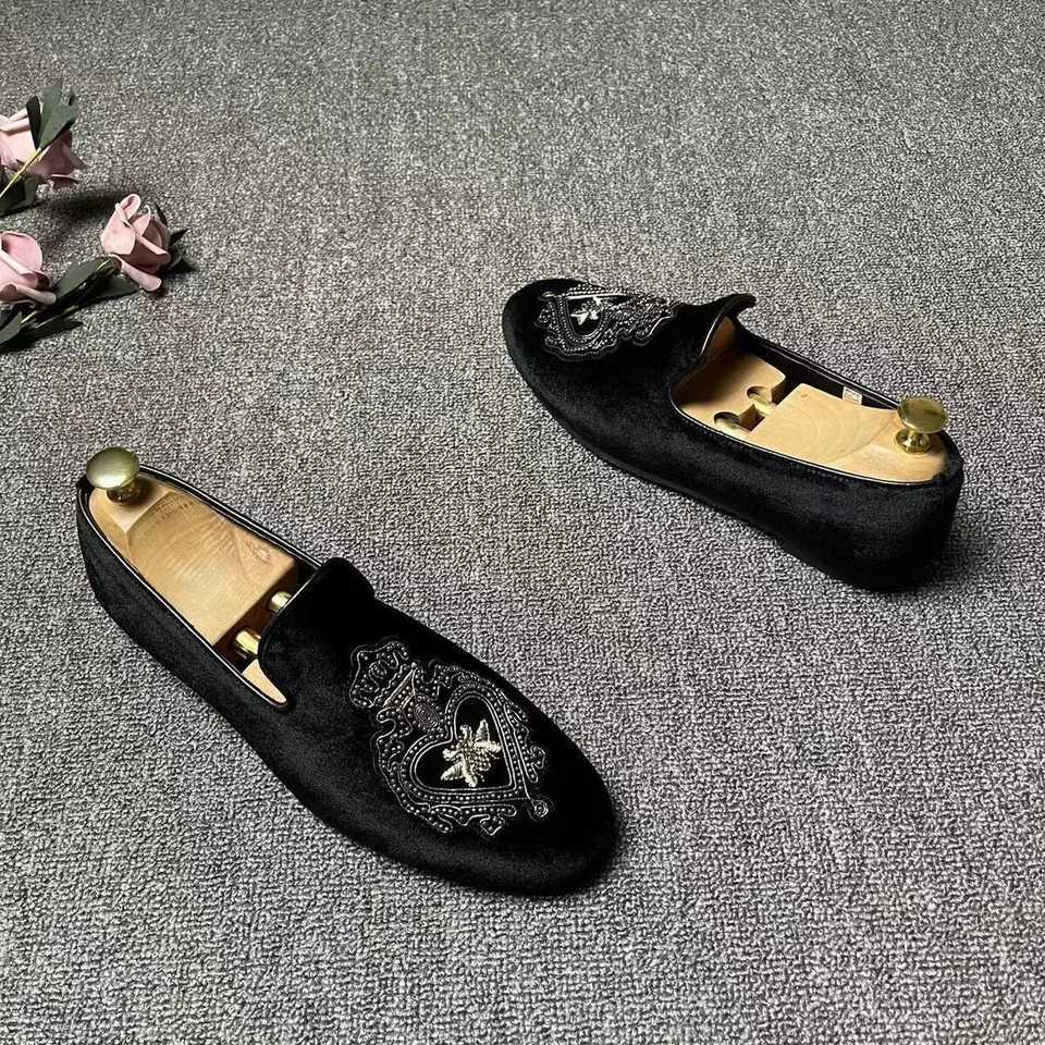 man shoes for wedding Embroidery loafers man luxury black shoes luxury designer tuxedo shoes business groom zapato formal hombre X260729 - view 4
