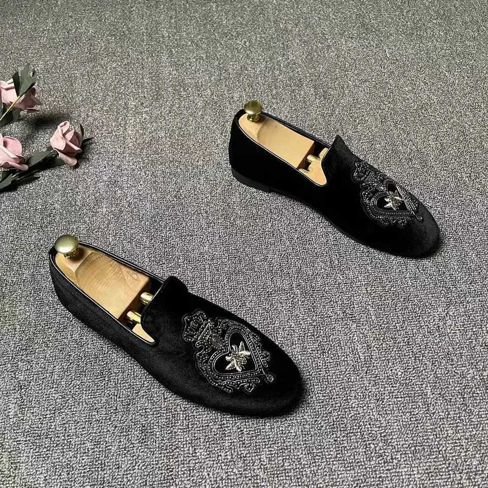 man shoes for wedding Embroidery loafers man luxury black shoes luxury designer tuxedo shoes business groom zapato formal hombre X260729 - view 3