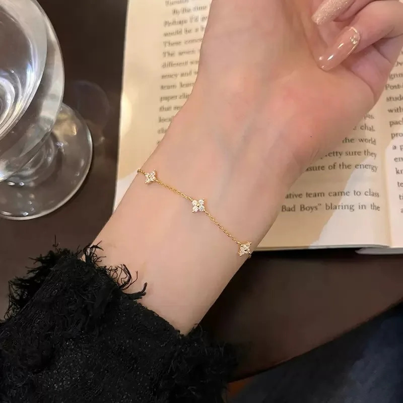 Temperament Four Leaf Flower Bracelet For Women Charm Gold Color Stainless Stee…