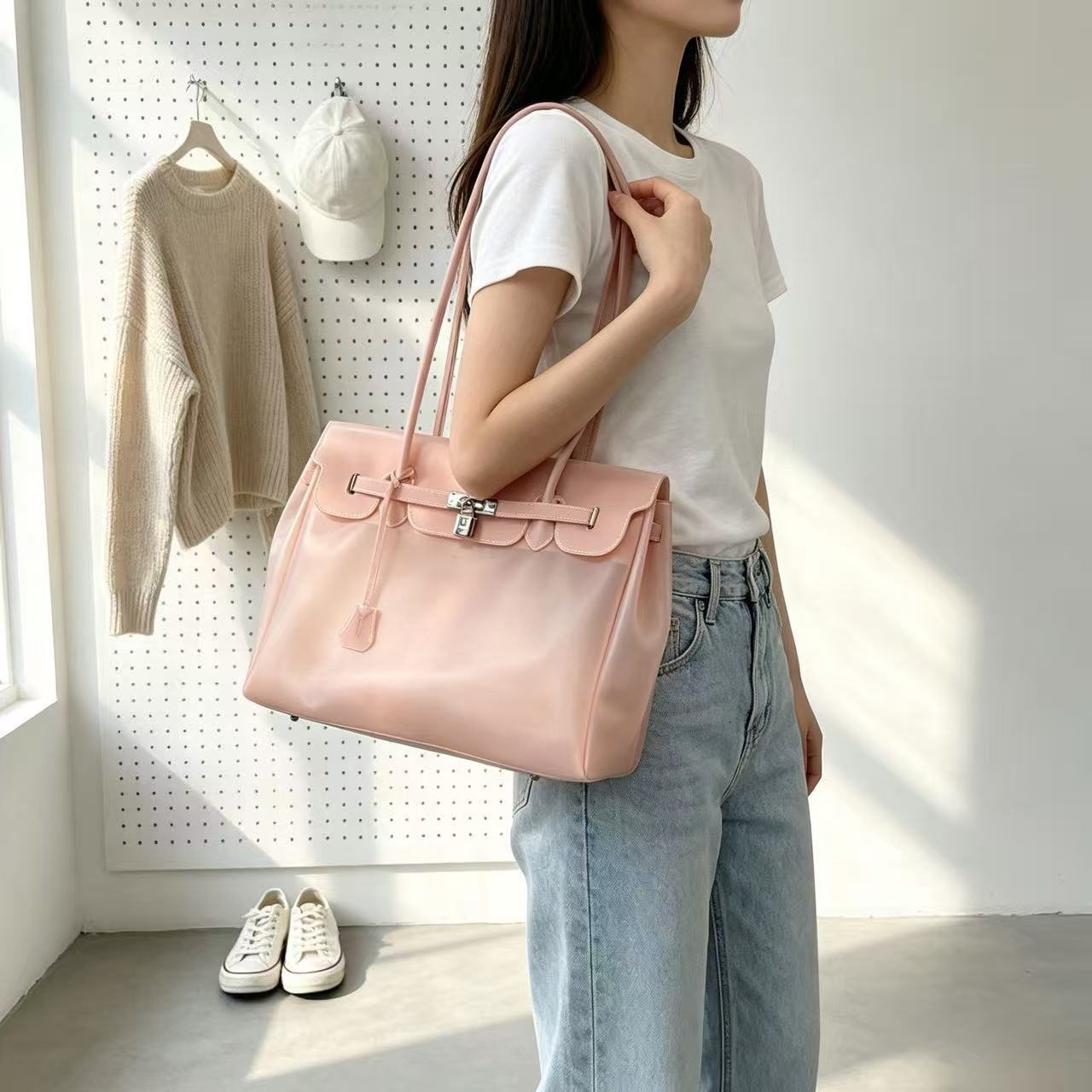 Handbag Shoulder Bags Kiikii's Same Style TPU Jelly New Summer Model High End Commuter Tote Transparent Large Capacity Underarm Bag - view 5