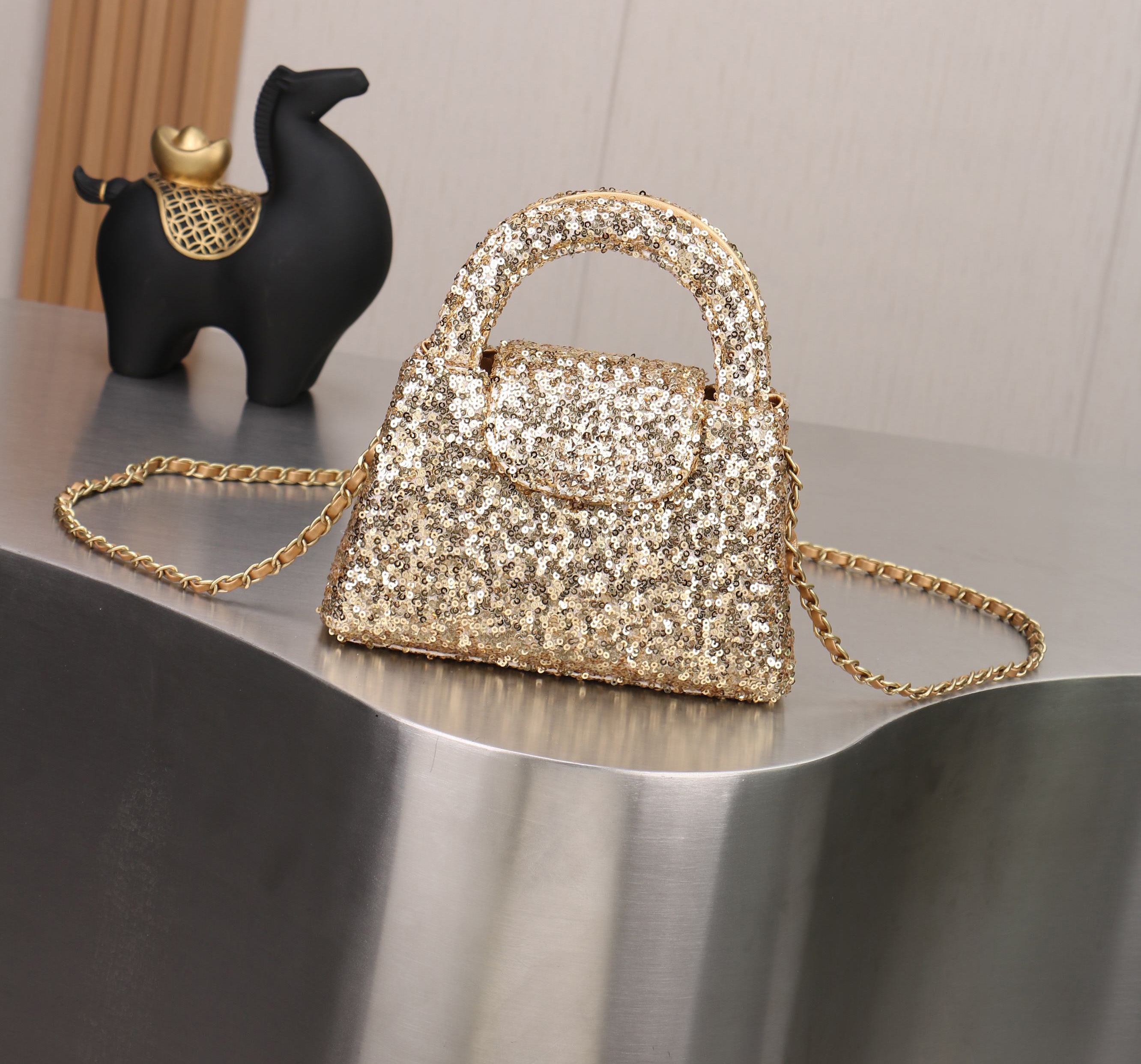 2626 Nuova Borsa Glitterata Con Diamanti In Edizione Limitata Borsa A Tracolla Con Catena Squisita E Versatile-image