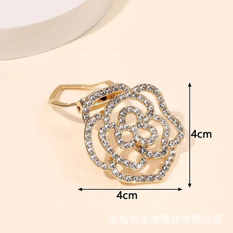 New Rose T-shirt Corner Dual-use Scarf Fixed Knot Buckle High-end Brooches For Women Corsage Pin Waist Artifact Accessories Z260401