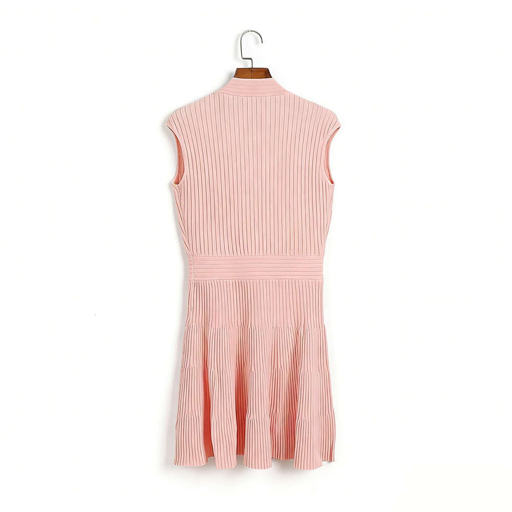 k30 Designer's sweet and elegant sleeveless knitted summer new V-neck gold button waist pleated skirt 2026