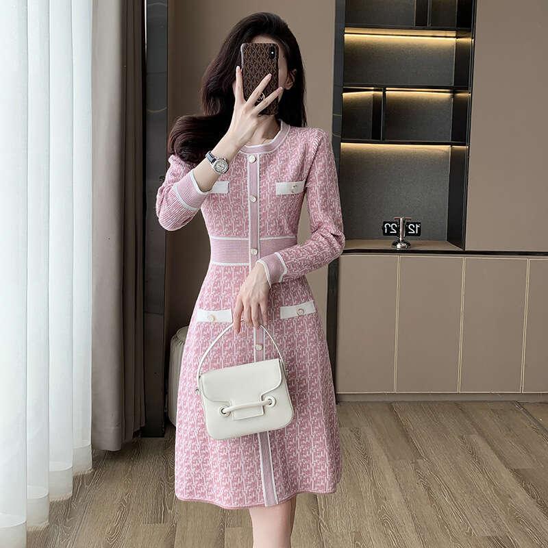 Autumn and winter women's clothing k30 fashion designer trend new high-end small fragrance style long sleeved A-line knitted women's clothin