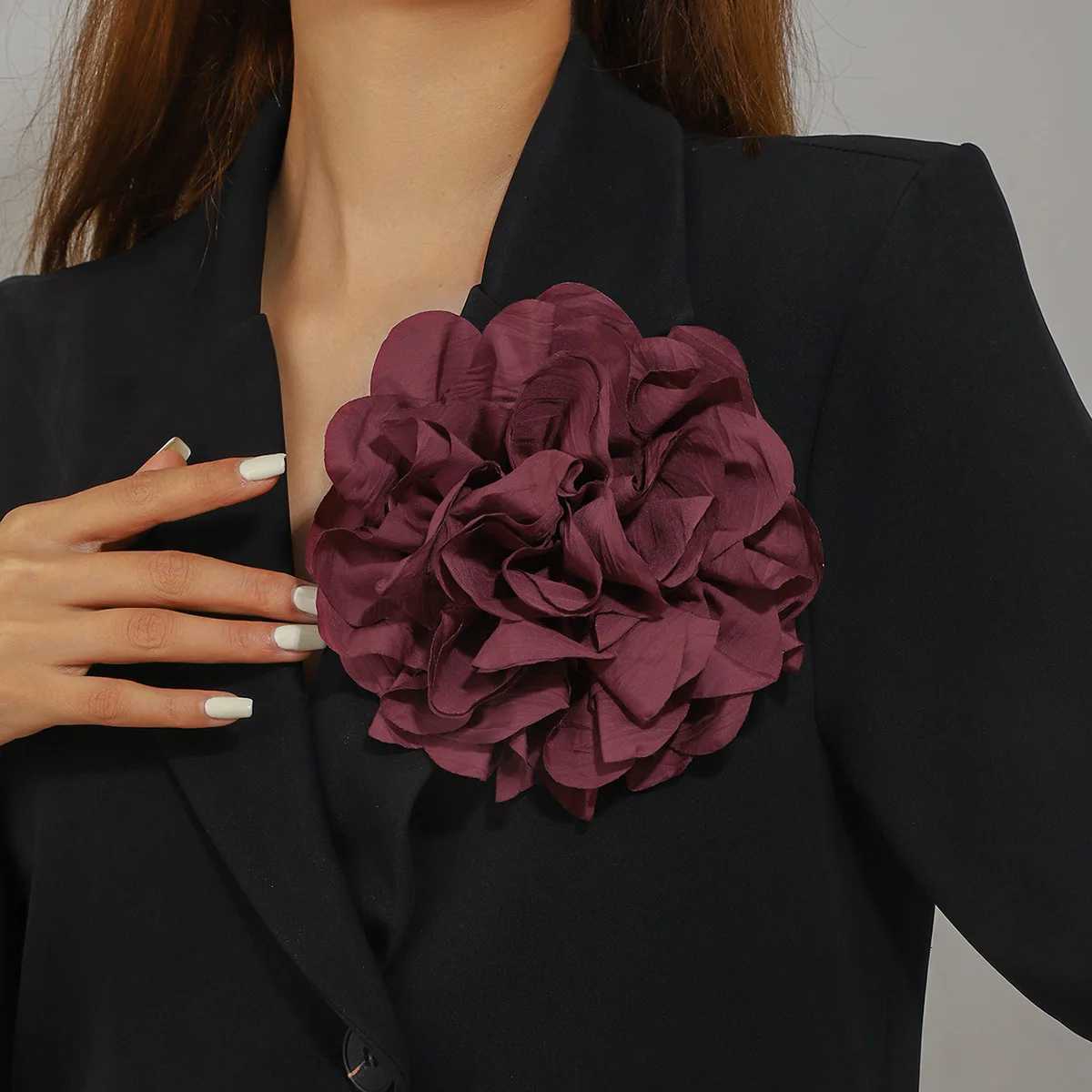 16cm Peony Fabric Brooch for Women High-end Luxury Jewelry Accessory Pin Suitable Parties Banquets Weddings Gift Corsage Z260401