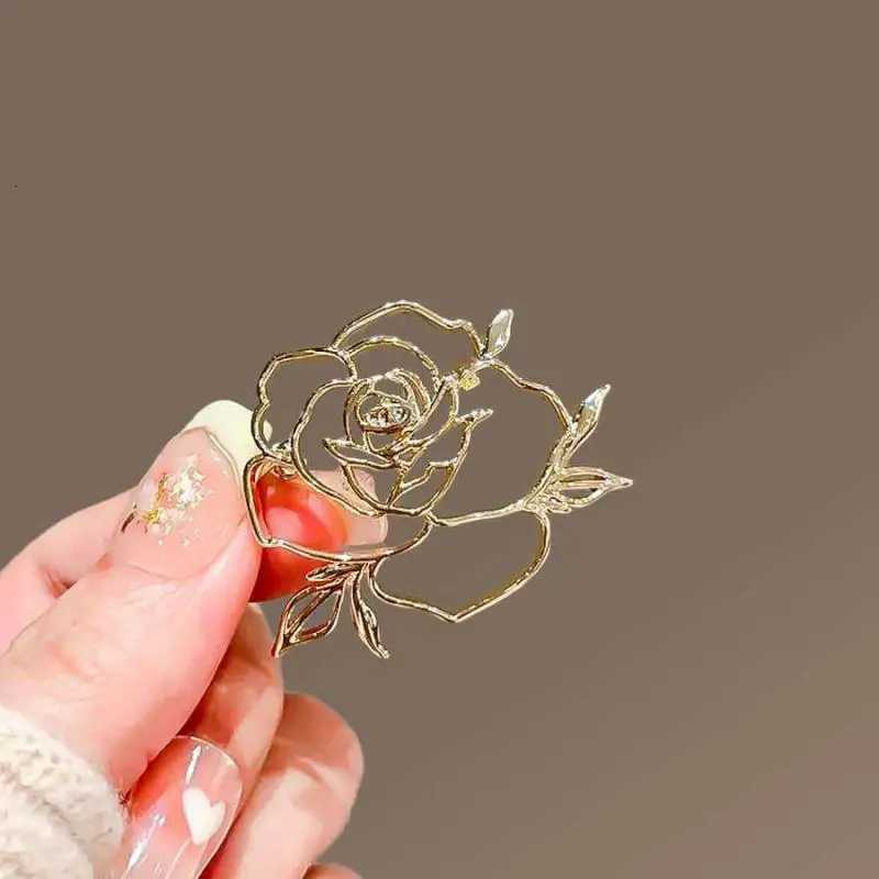 1pc Korean Simple Hollowed Out Rose Brooch For Women Men Unisex Corsage Pin Temperament Suit Coat Party Accessories Gift Z260401