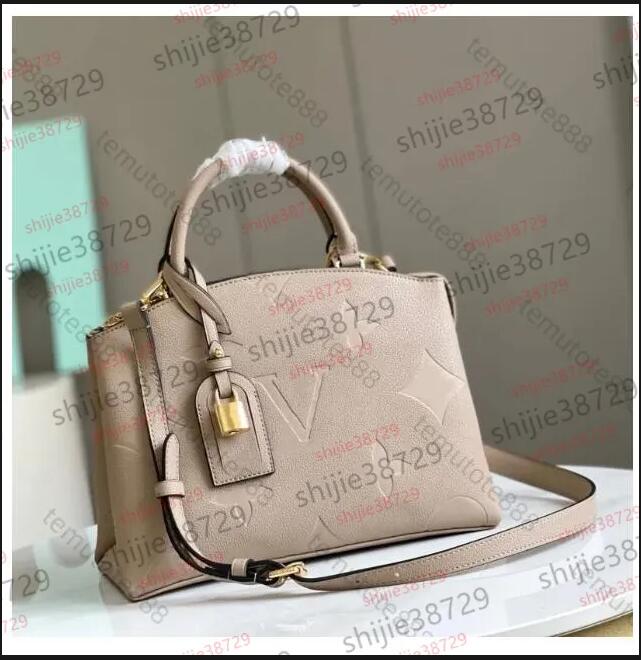 Luxurys Designer Onthe go Embossed Flower Large Capacity GM MM Tote Bag Fashion Women Shoulder Handbags Lady Crossbody Female backpack Purse Shopping Bags