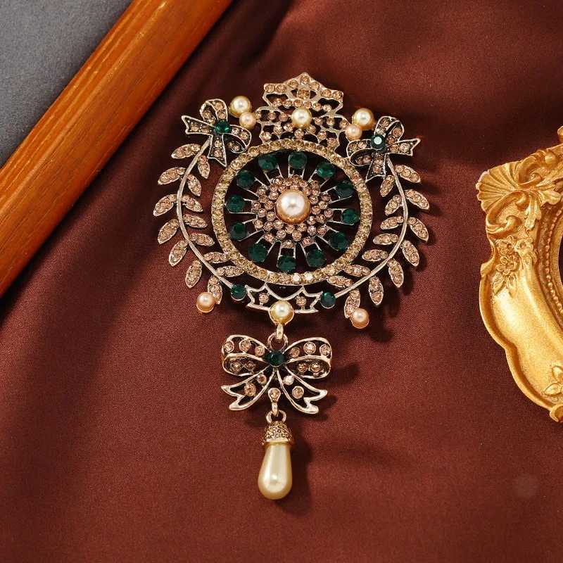 Exaggerated Vintage Women Luxury Baroque Pendant Rhinestone Large Brooches Pins Retro Middle Style Lady Party Banquet Badges Pin Z260401