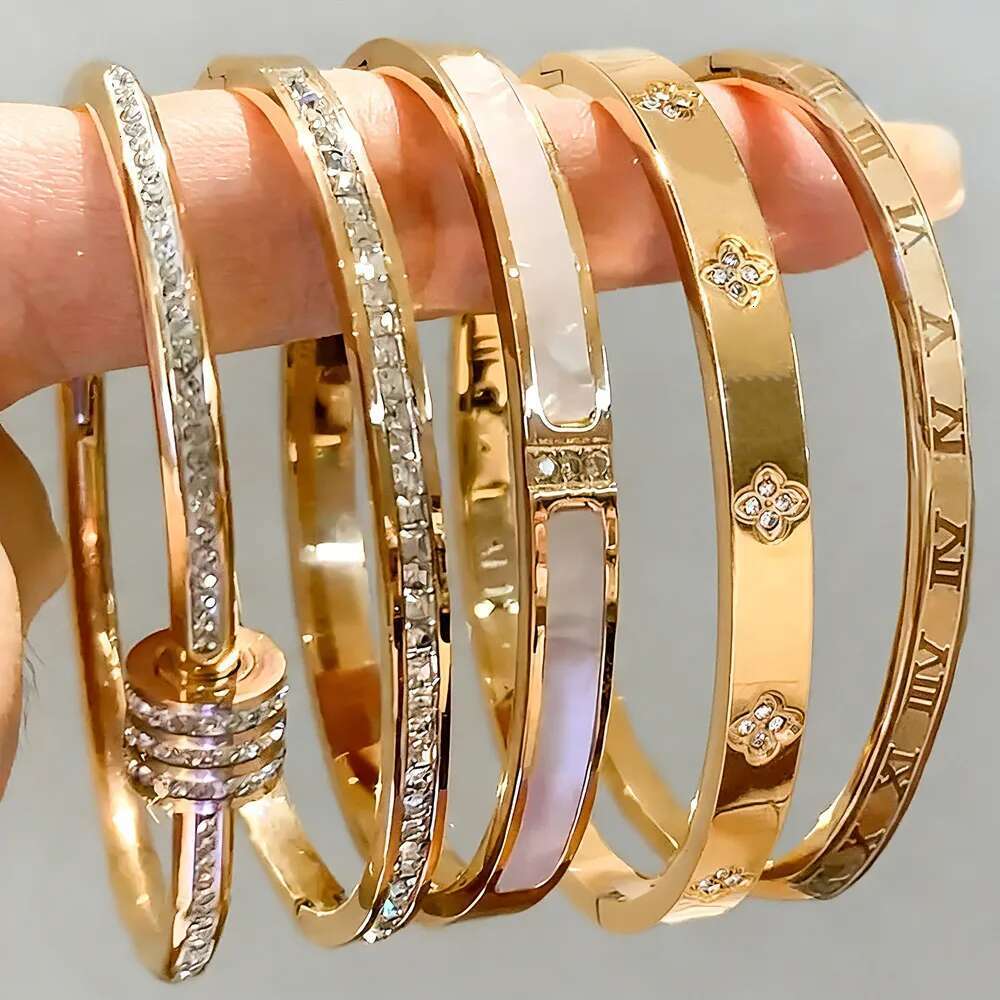 Luxury Brand Designer Jewelry Hot-Selling Fashion Versatile Brace For Women, Light Luxury, High-End Feel, European And American Style, Non-Fading, Exq