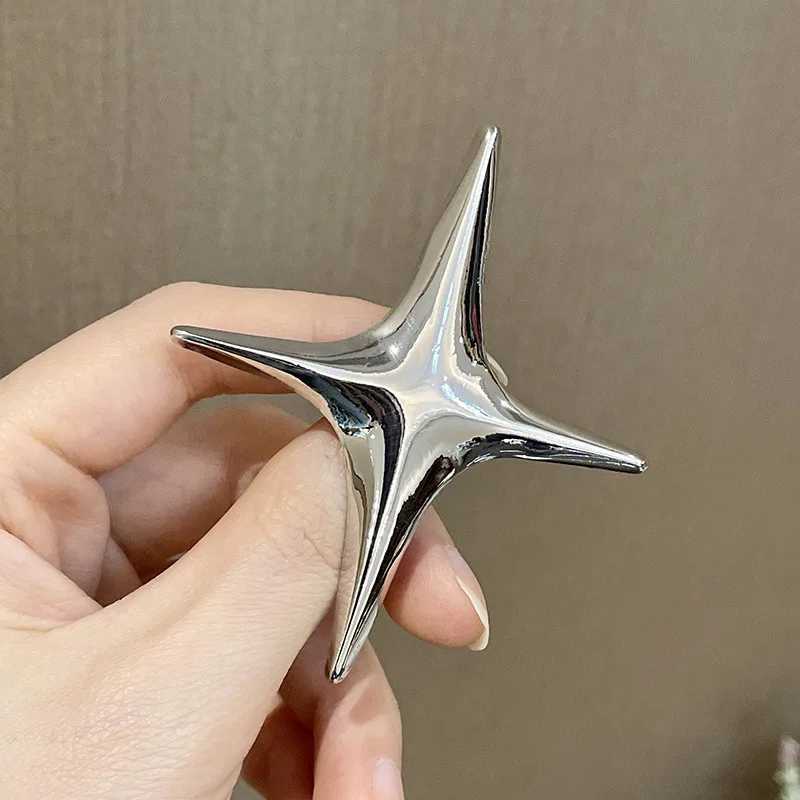 Personality Silver Color Stainless Steel Exaggerate Big Cross Suit Brooches for Women Men Goth Style Star Pin Rock Party Jewelry Z260401