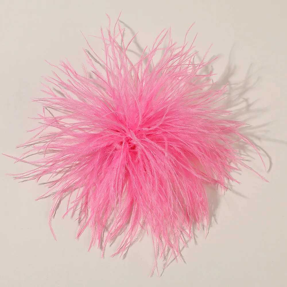 New Arrival Handmade Feather Brooches Pins for Women Fashion Exquisite Flower Corsage Wedding Party Badge Jewelry Accessories Z260401