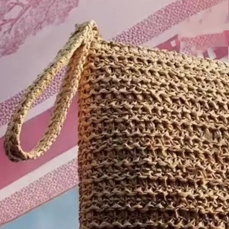 Women Lady Straw with Handle Knitted Giveaway Bag Ic Cosmetic Beauty Pouch Makeup Organizer Storage Case with VIP Gift Box