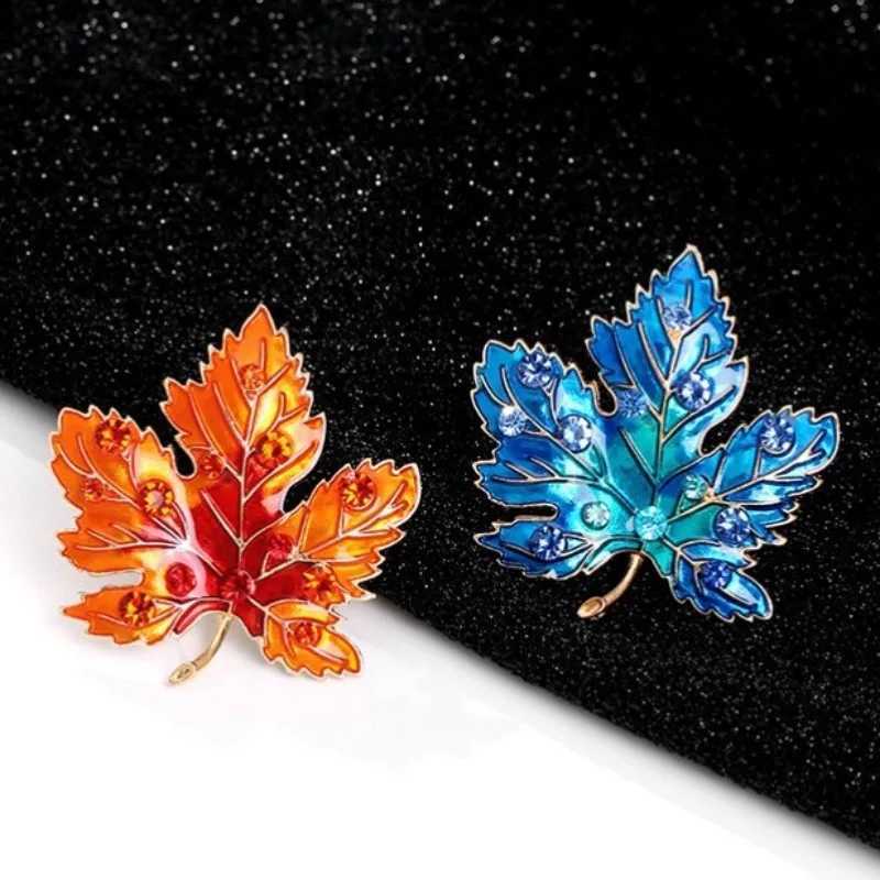 The New Hot-selling Retro Maple Leaf Brooch High-end Temperament Simple Gradient Color Brooch Suit Accessories Z260401