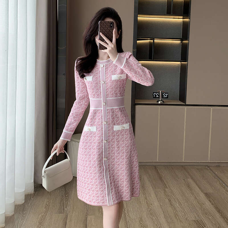 Autumn and winter women's clothing k30 fashion designer trend new high-end small fragrance style long sleeved A-line knitted women's clothin