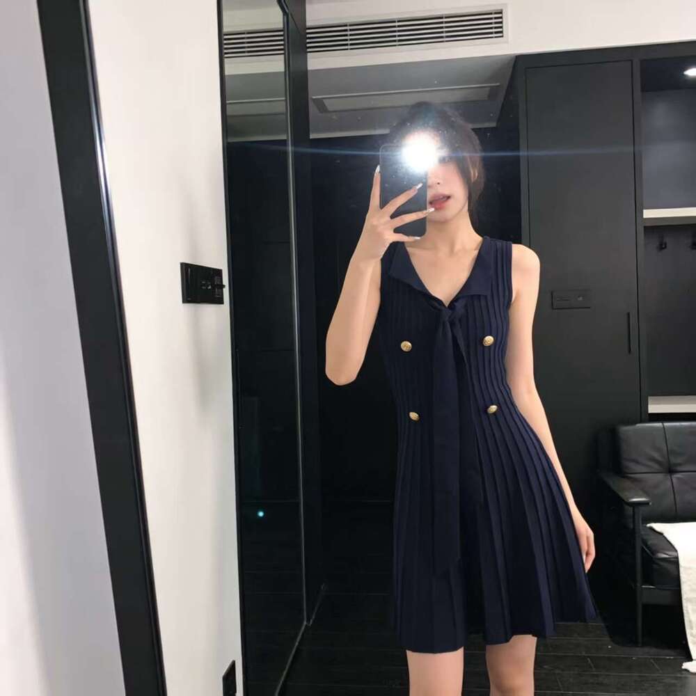 French elegant women's sleeveless knitted k30 summer new designer high-end socialite atmosphere waist cinching slimming short skirt