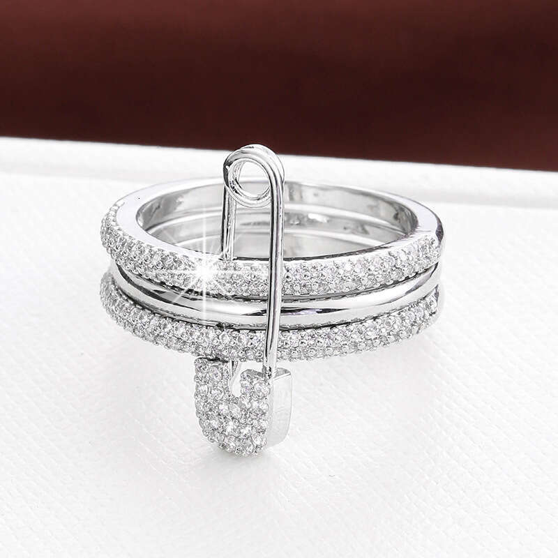 Designer Jewellery High Quality Non Tarnish Triple Connector Cubic Zirconia Safety Pin Ring for Women Men Textured Unisex Jewelry Gift Wedding Anniver