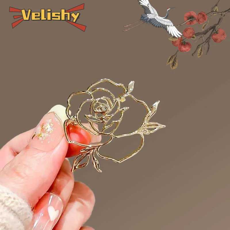 Korean Simple Hollowed Out Rose Brooch For Women Men Unisex Corsage Pin Temperament Suit Coat Party Accessories Gift Z260401