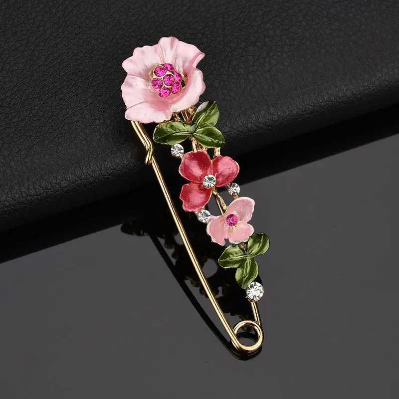 Sweet Flower Shape Brooch Pin Inlaid Shiny Rhinestones All-match Versatile Corsage Accessories Z260401
