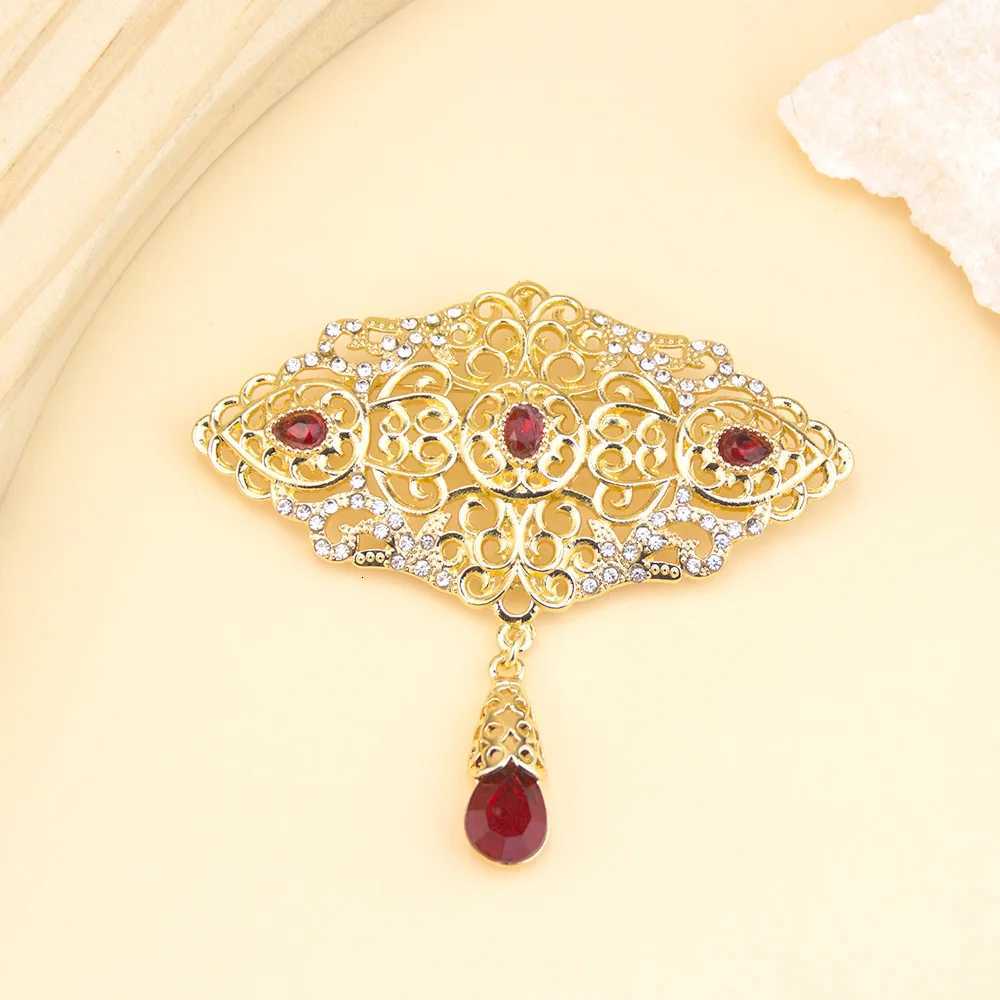 Sunspicems Gold Color Moroccan Caftan Brooch Pins For Women Arabic Bridal Jewelry Hollow Paisley Pattern Crystal Pendant Z260401