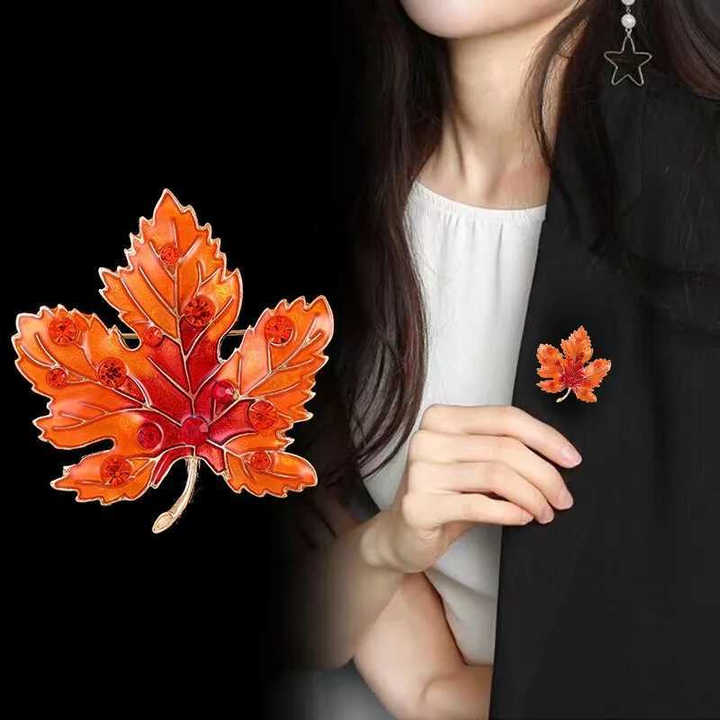 The New Hot-selling Retro Maple Leaf Brooch High-end Temperament Simple Gradient Color Brooch Suit Accessories Z260401