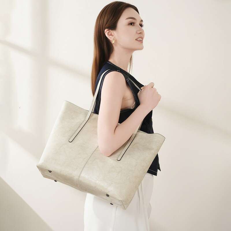 2026 New Large Capacity Genuine Leather Tote Bag for Women, All-Match Handbag Underarm Shoulder Bag, Niche Design SENYY
