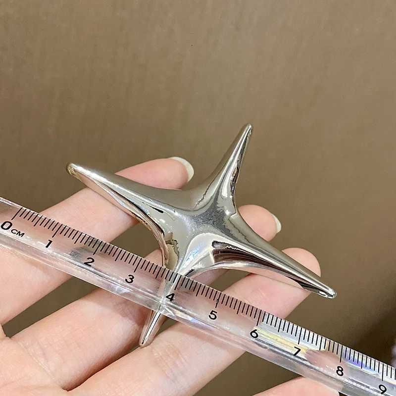 Personality Silver Color Stainless Steel Exaggerate Big Cross Suit Brooches for Women Men Goth Style Star Pin Rock Party Jewelry Z260401