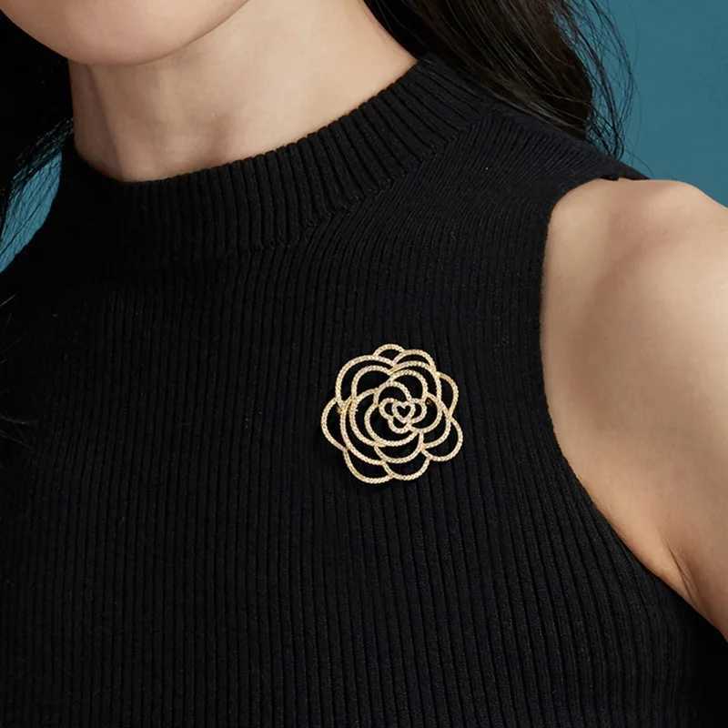womens camellia hollow brooch trendy luxury exquisite accessory pins Z260401