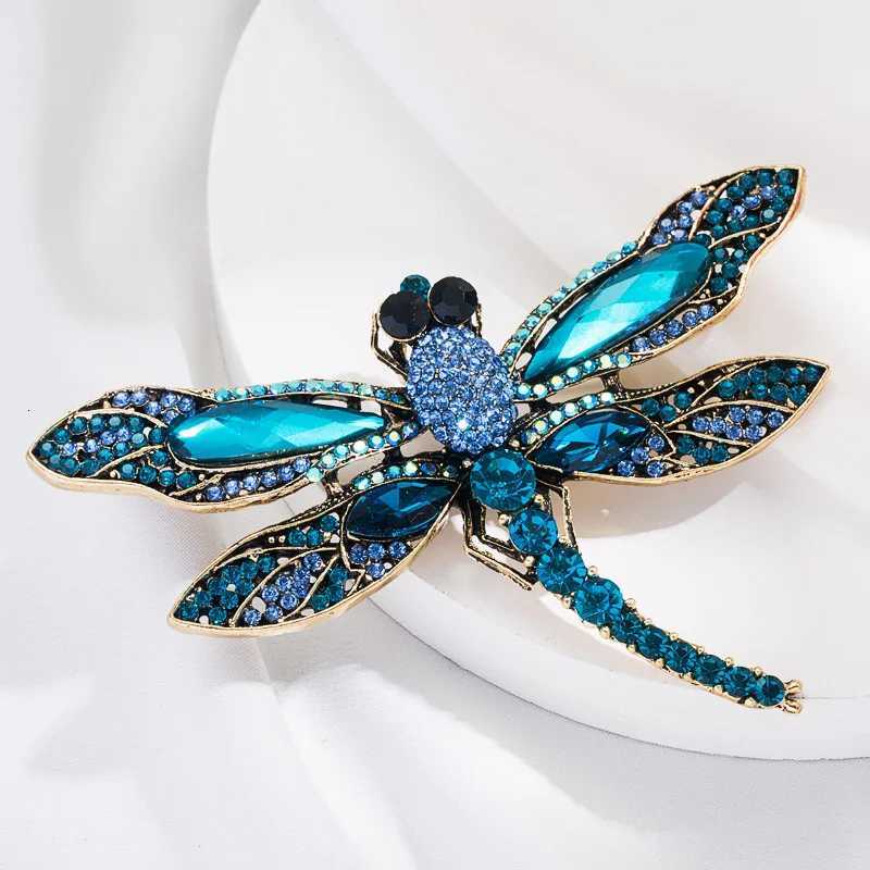 Women Men Luxury Full Crystal Dragonfly Brooches Big Rhinestone Trendy Badges Insect Vintage Jewelry Suit Clothing Pins Z260401