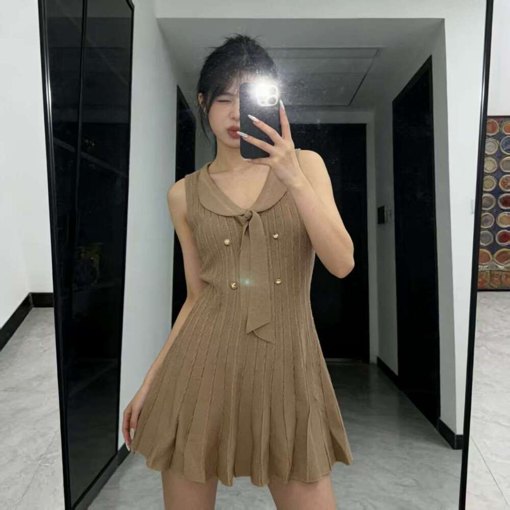 French elegant women's sleeveless knitted k30 summer new designer high-end socialite atmosphere waist cinching slimming short skirt