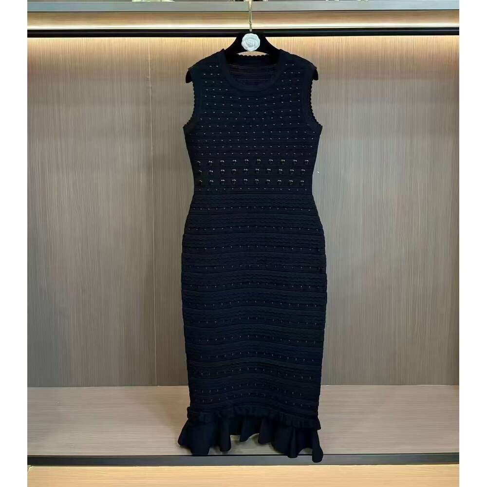 2026 Spring and Summer Women's French Elegant Simple k30 Artificial Diamond Lace Slimming Medium Length Sleeveless Knitted Dress