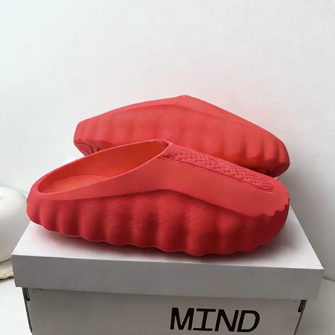 Designer Mind 001 002 Running for Men Women Pre-match Tech Comfortable Slippers Bone Solar Red Black Chrome Light Smoke Grey Fashion Shoes