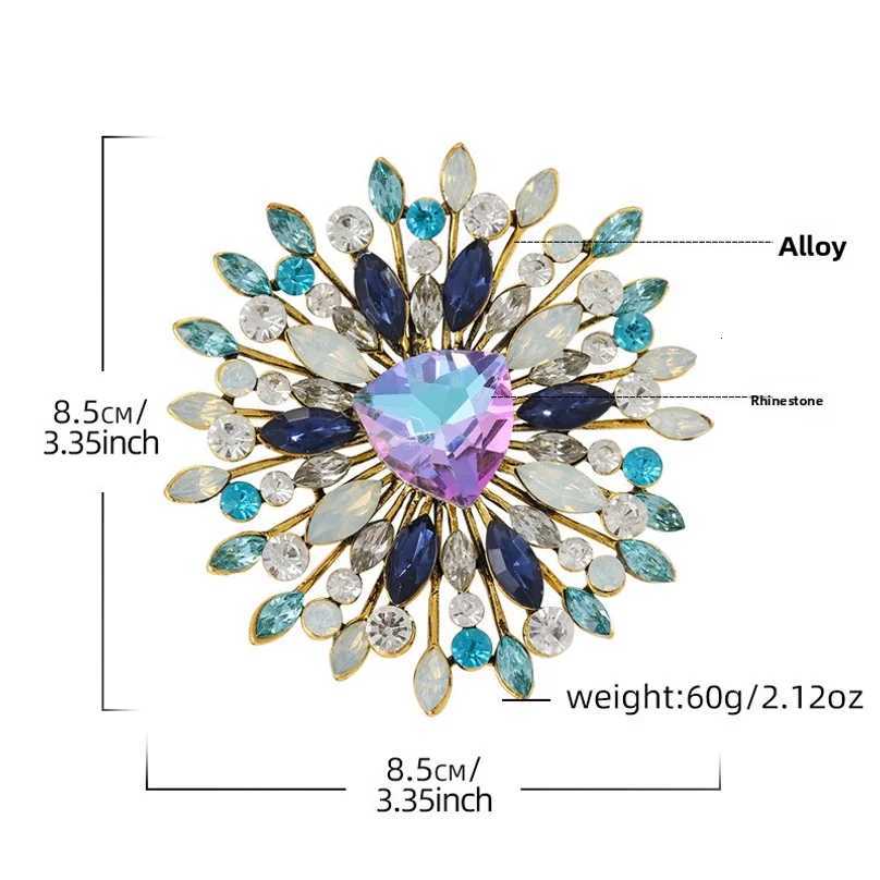 Vintage crystal flower alloy brooch for women fashionable and elegant diamond-encrusted brooch pin Z260401