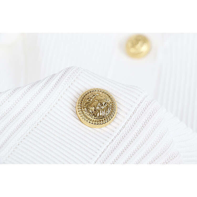 2026 Spring/Autumn New Designer Ribbed k30 Knitted V-neck Gold Lion Buckle Slimming Long Sleeve Dress