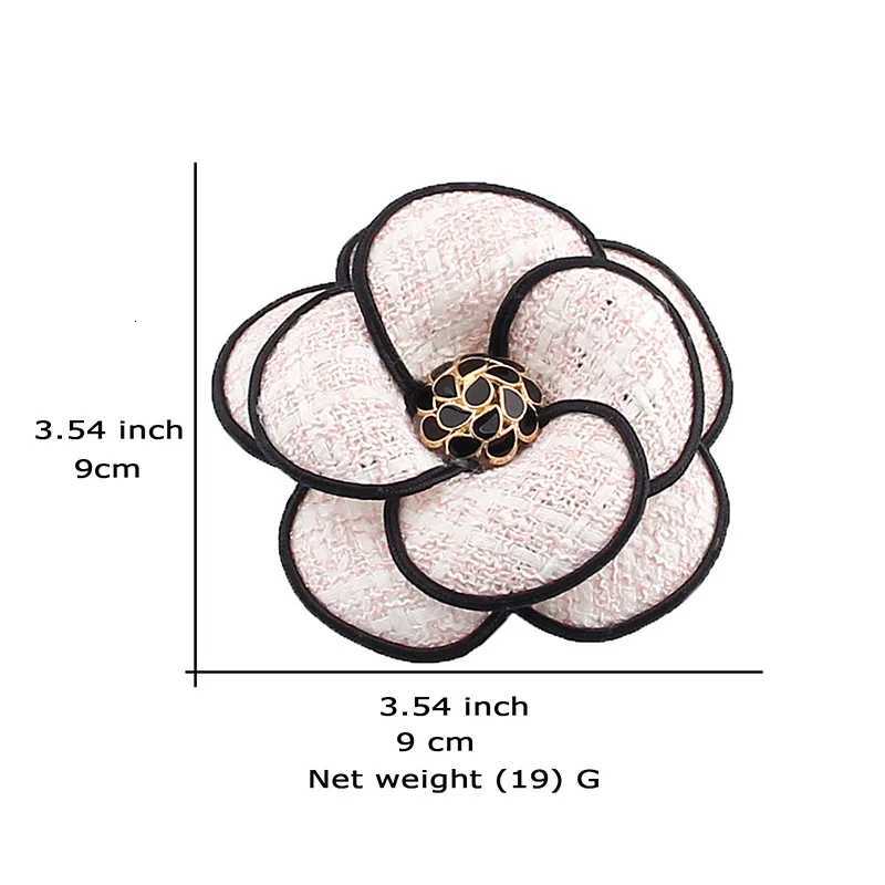 High Grade Elegant Vintage CC Brooches for Women Girls Gift Clothing Accessories Camellia Woman Brooch Z260401