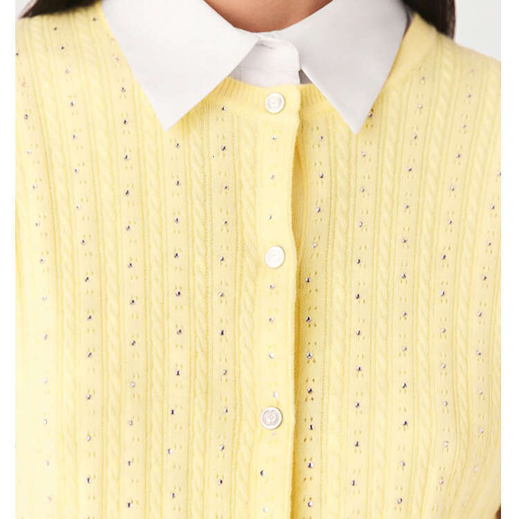 2026 summer new women's clothing retro style rhinestone twist knit round neck short sleeved k30 knitted cardigan