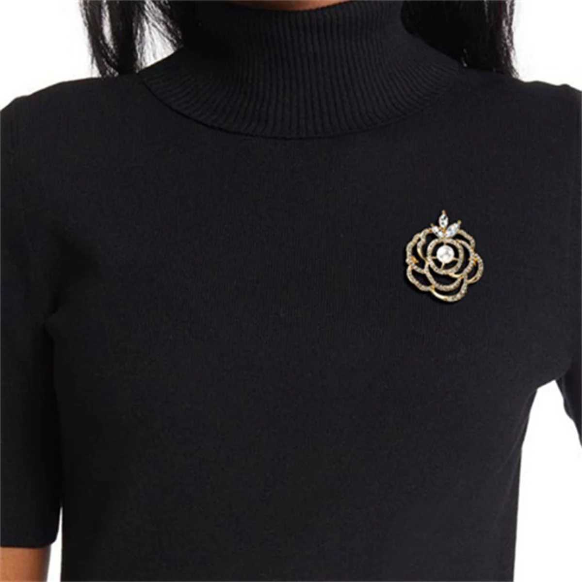 1Pc Charm Hollow Rose Brooch Exquisite Retro Pin Elegant Classical Jewelry Accessories Clothing Bag Decoration Party Gift Trend Z260401