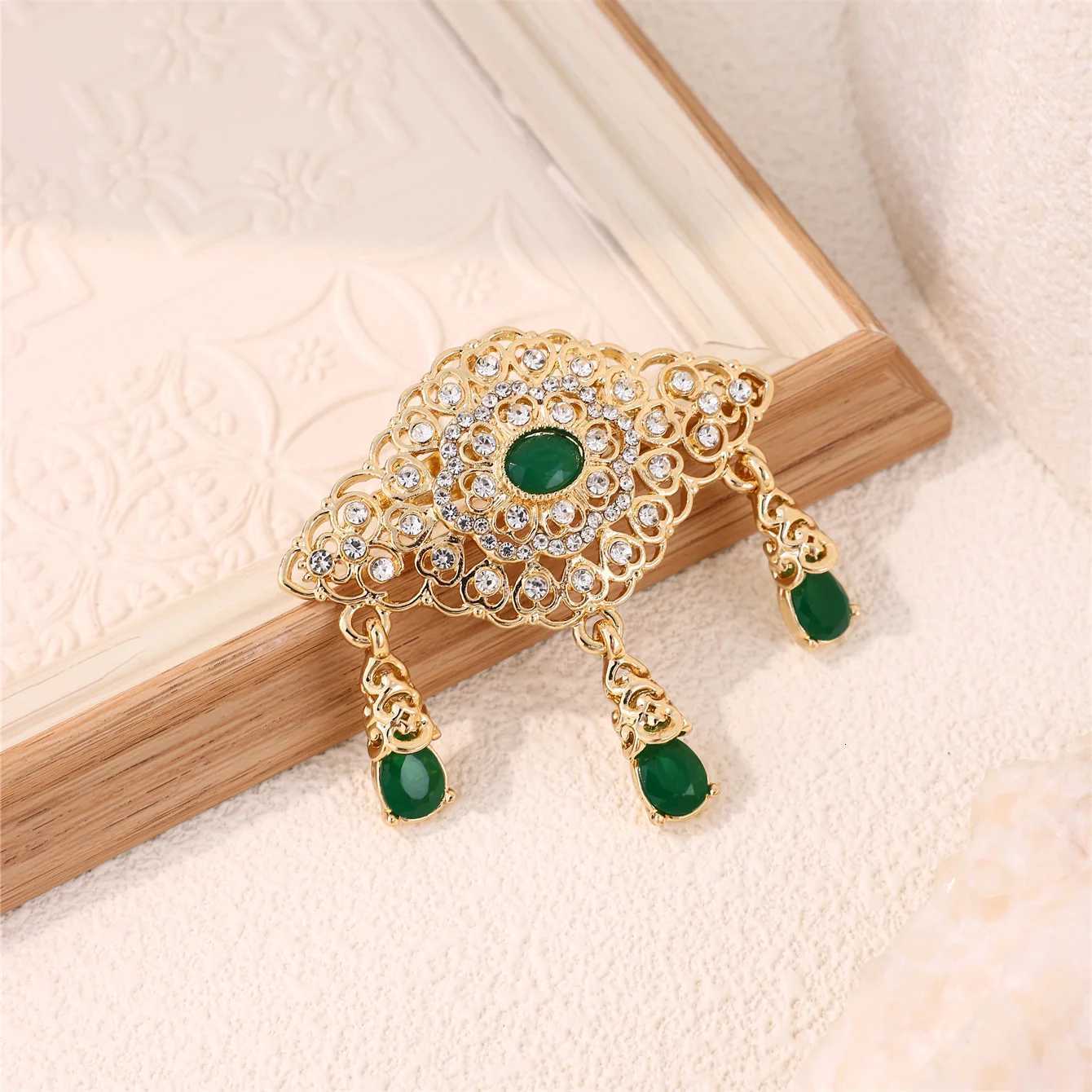 Retro Crystal Corsage Women Moroccan Bridal Brooch Hollow-out Tassel Design With Water drops Rhinestones Z260401