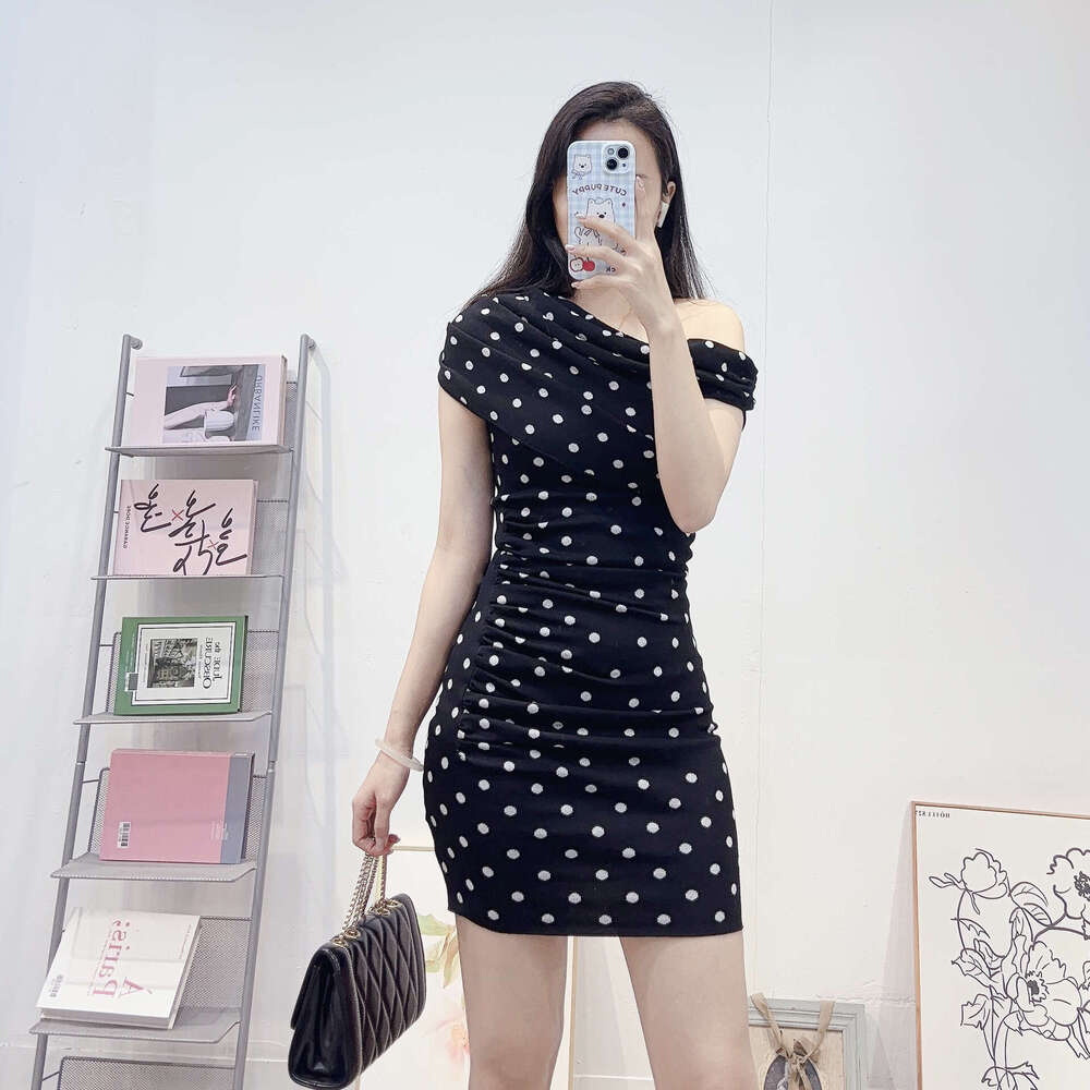 2026 Spring New Designer Women's Black and White Dot Fashion Sleeveless k30 Waist Knitted Dress