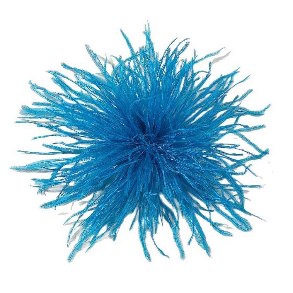 New Arrival Handmade Feather Brooches Pins for Women Fashion Exquisite Flower Corsage Wedding Party Badge Jewelry Accessories Z260401